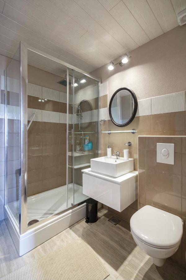 Apartments Mardesic Komiza Exterior photo